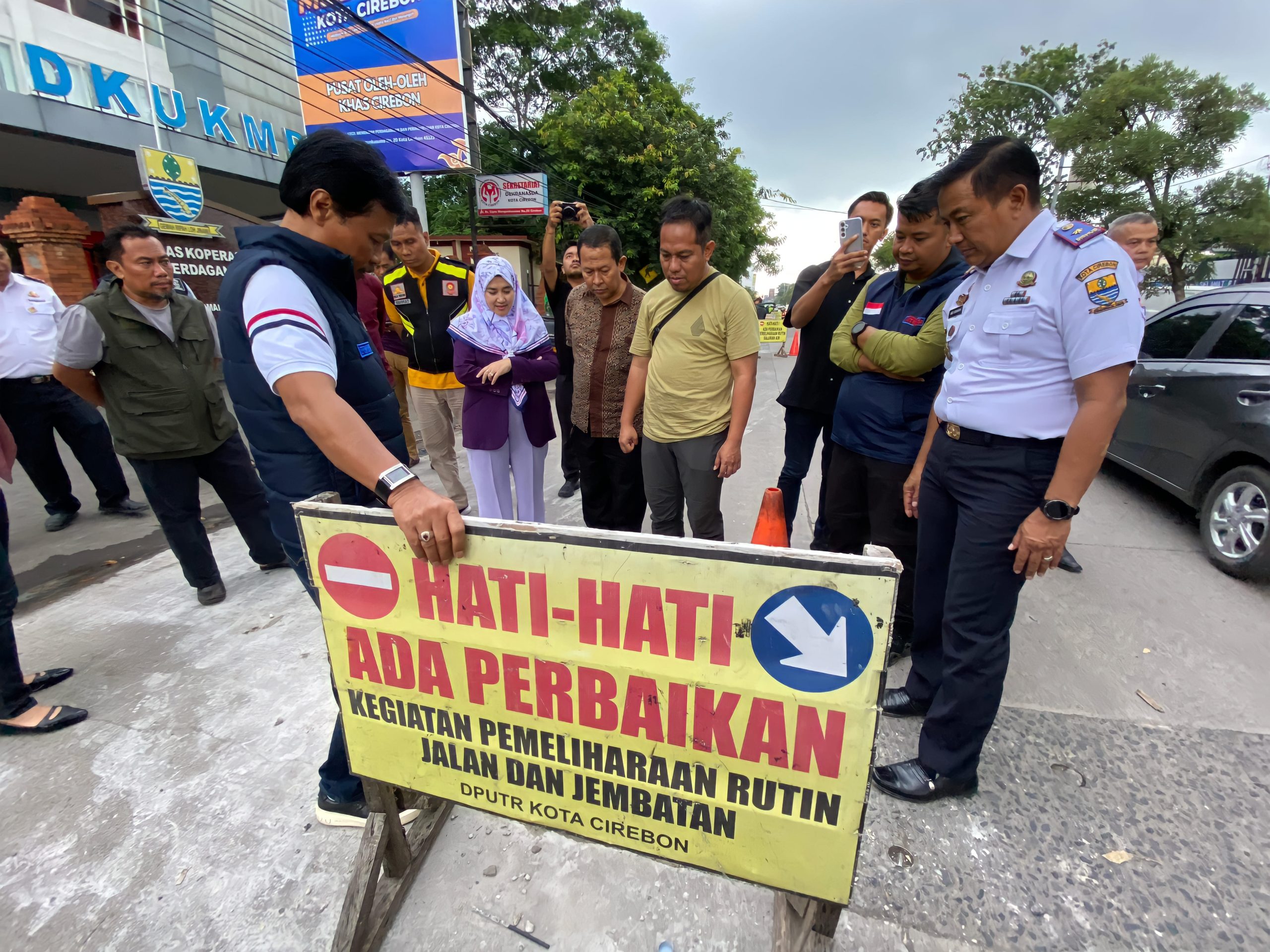 Edo-Farida Kompak Lakukan Peninjauan Jalan Rusak