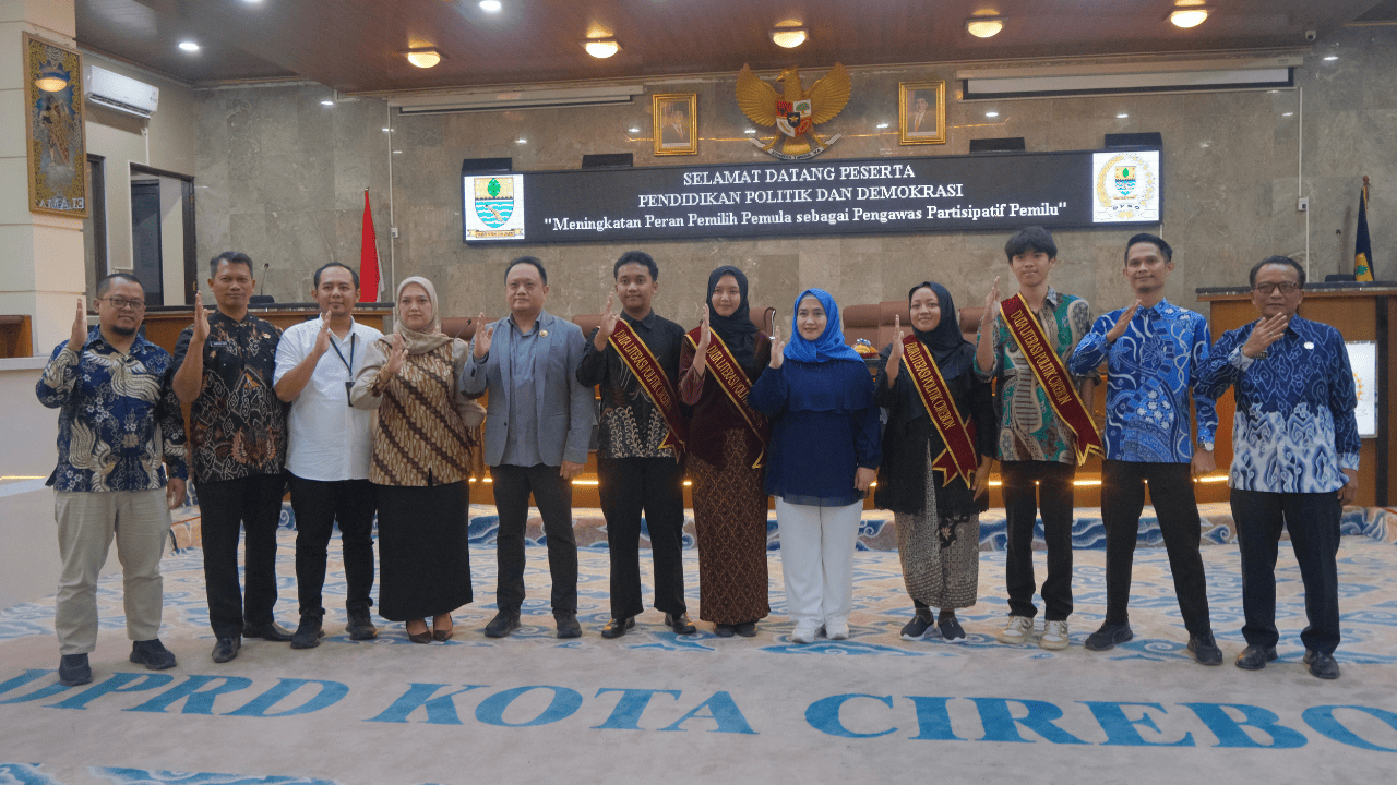 Badan Kesatuan Bangsa dan Politik Kota Cirebon Menggelar Pendidikan Politik dan Demokrasi dengan Tema Meningkatkan Peran Pemilih Pemula Sebagai Pengawas Partisipatif Pemilu